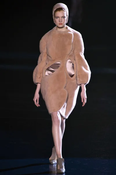 Look 17